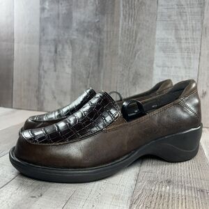 Clarks Women's Artisan Slip On Leather Loafer Shoes Croc Print Brown Size 6 M